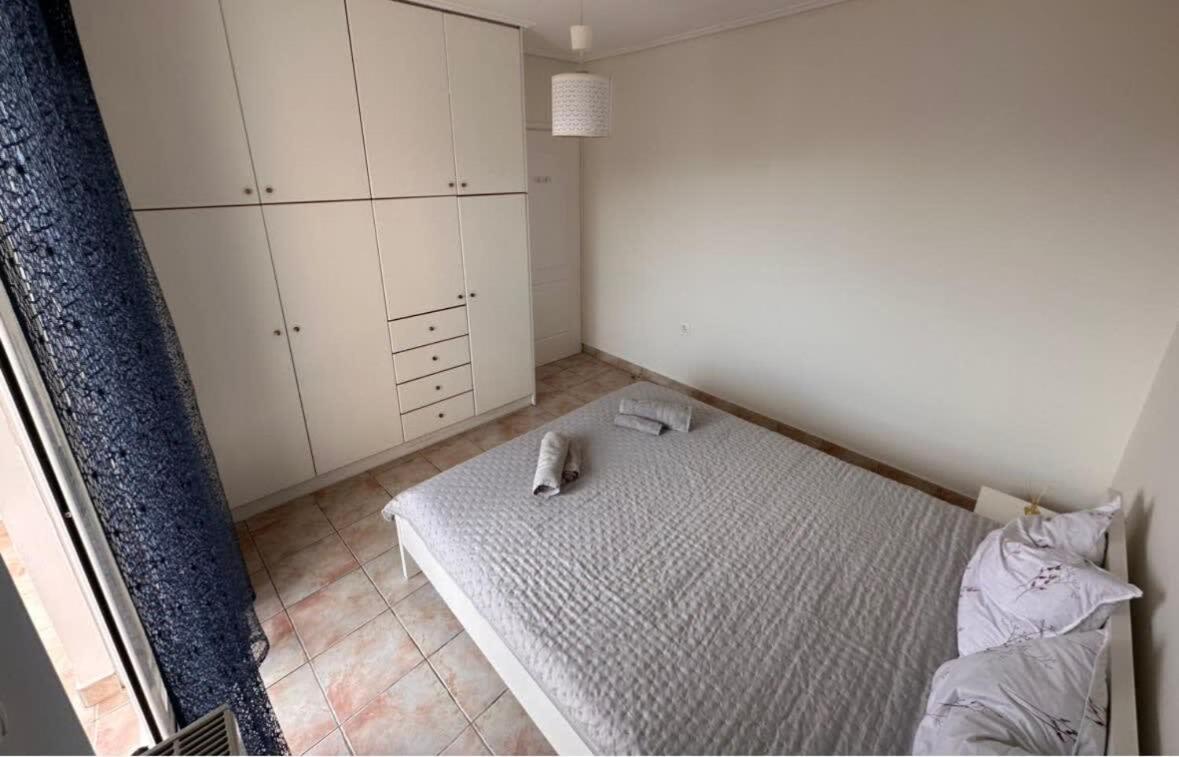 Vergian Brand New Spacious At Apartmán