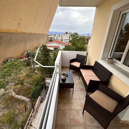 Vergian Brand New Spacious Apt At Agioi Theodoroi Exterior photo