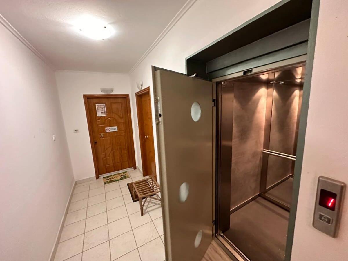 Vergian Brand New Spacious At Apartment *