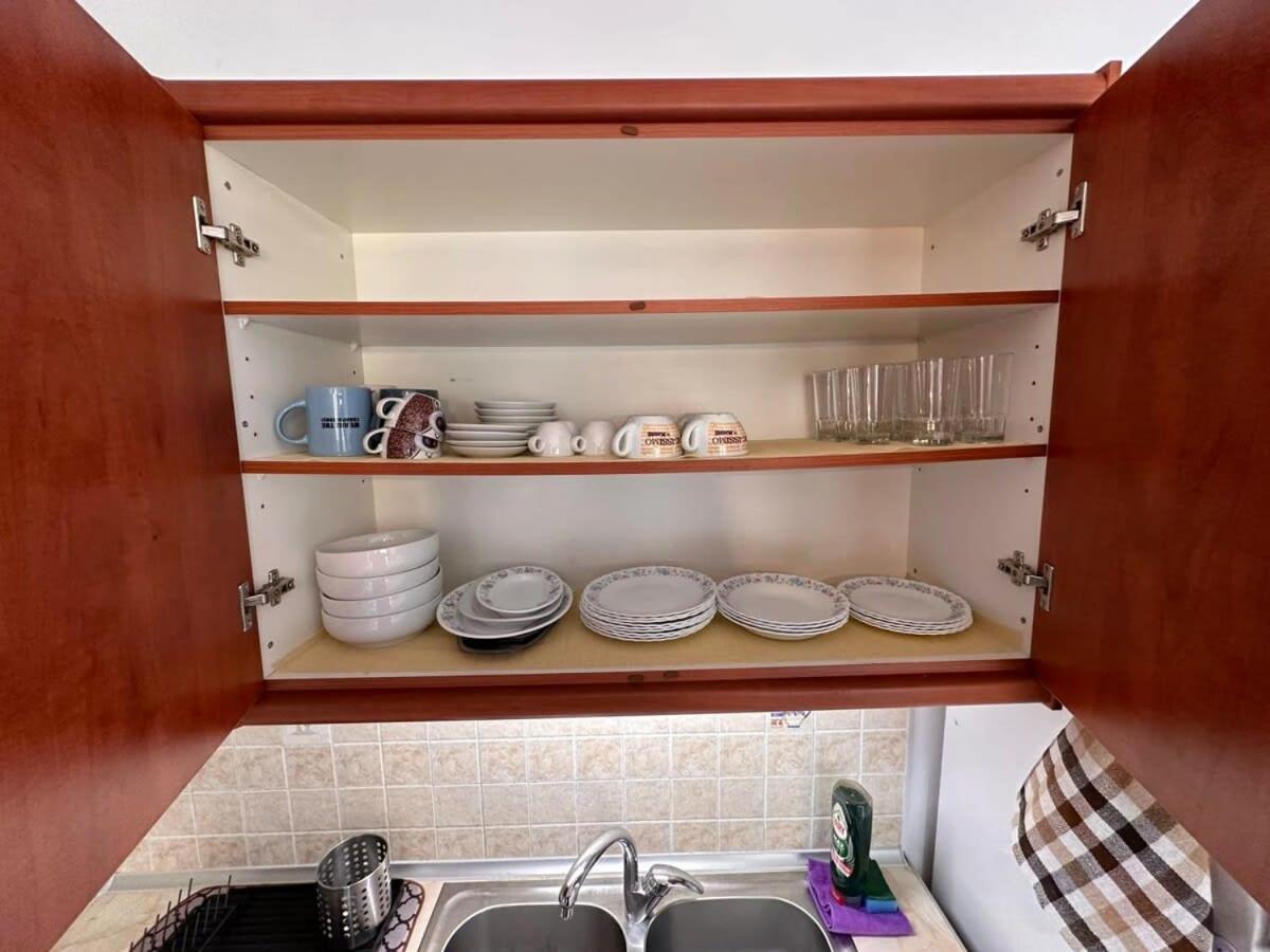 Apartment Vergian Brand New Spacious At Agioi Theodoroi